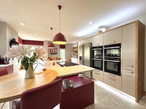 Photo 27- click for photo gallery